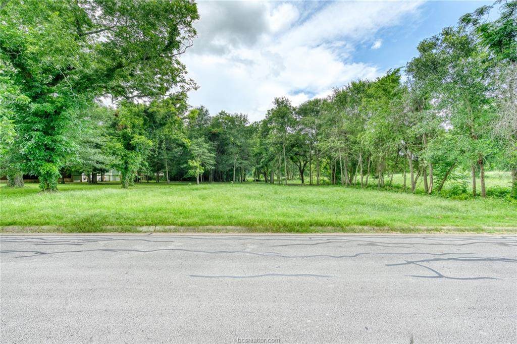1105 Pecan St - Photo 1