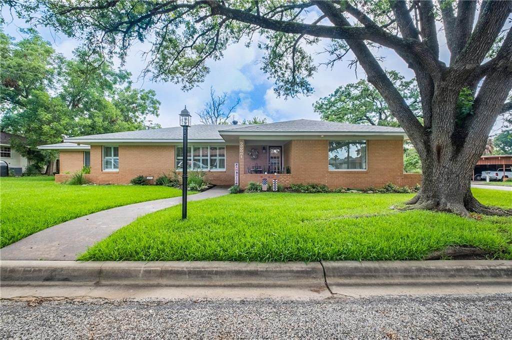 387 Monroe Street - Photo 1