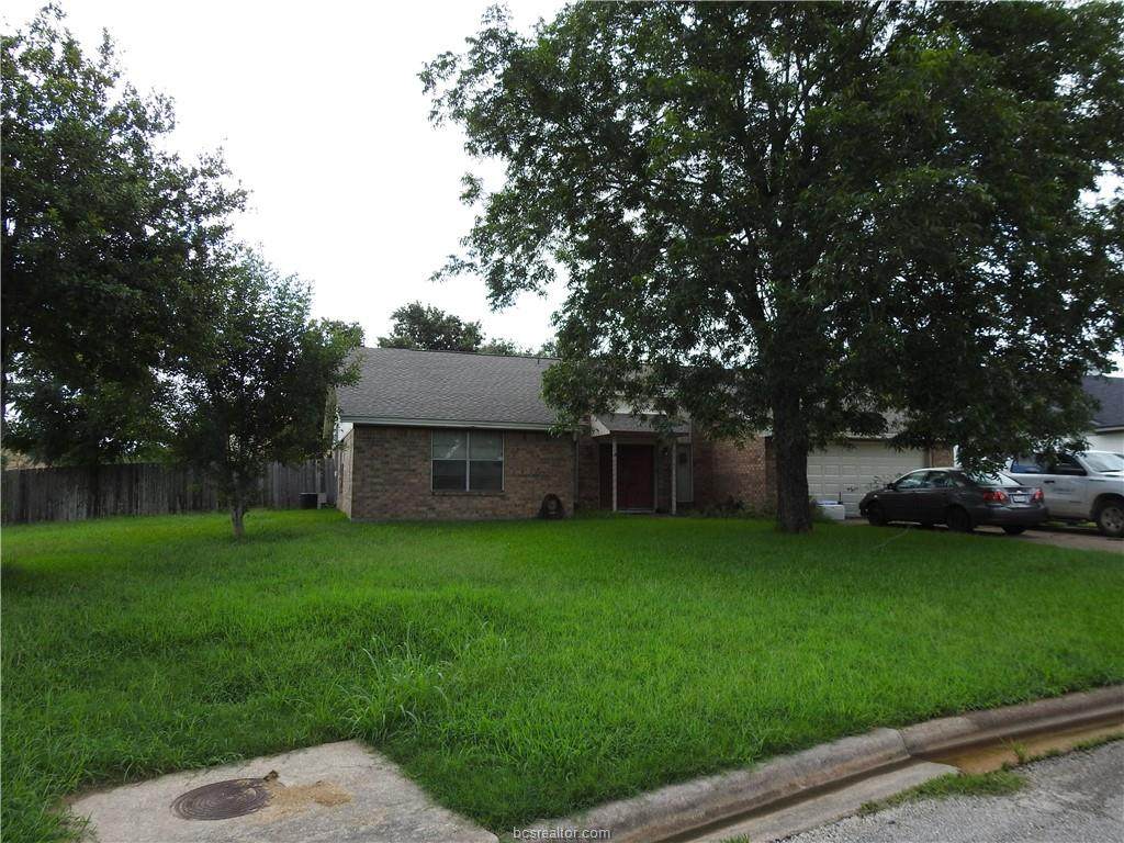 2512 Whispering Oaks Circle - Photo 1