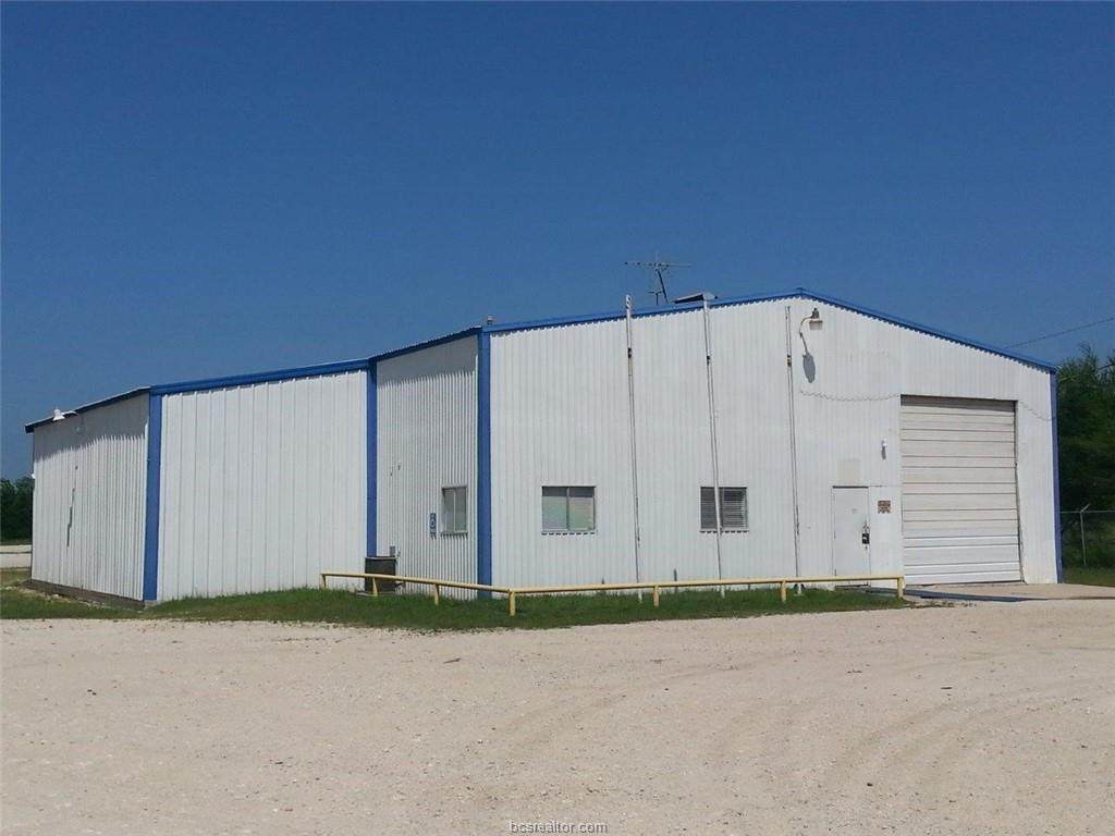 2900 Clarks Ln - Photo 1