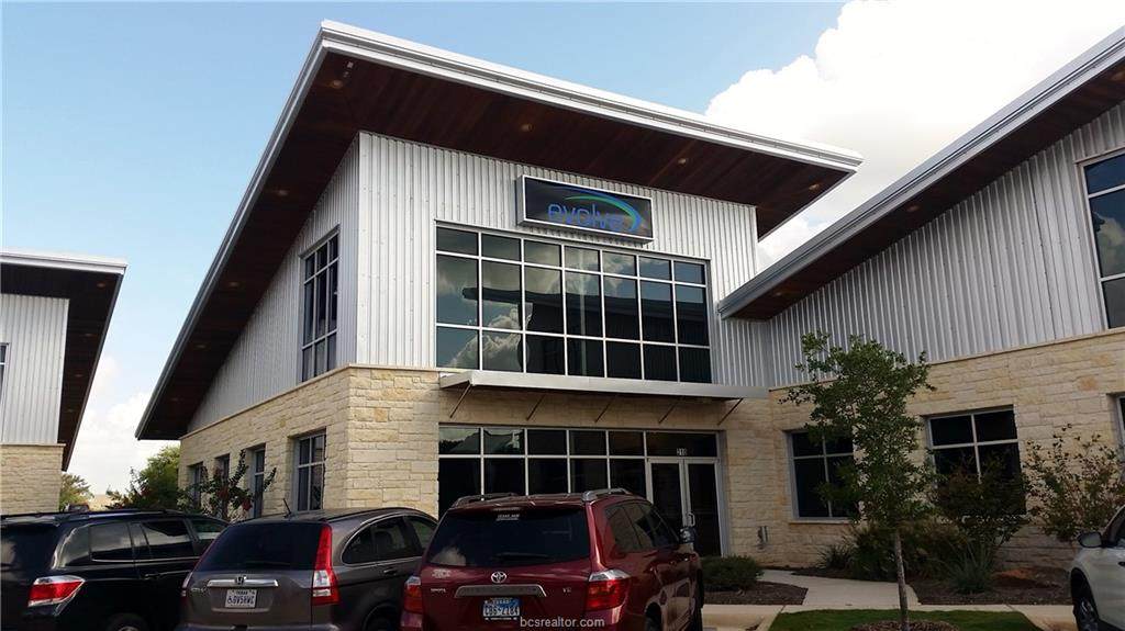 3091 University Drive - Photo 1