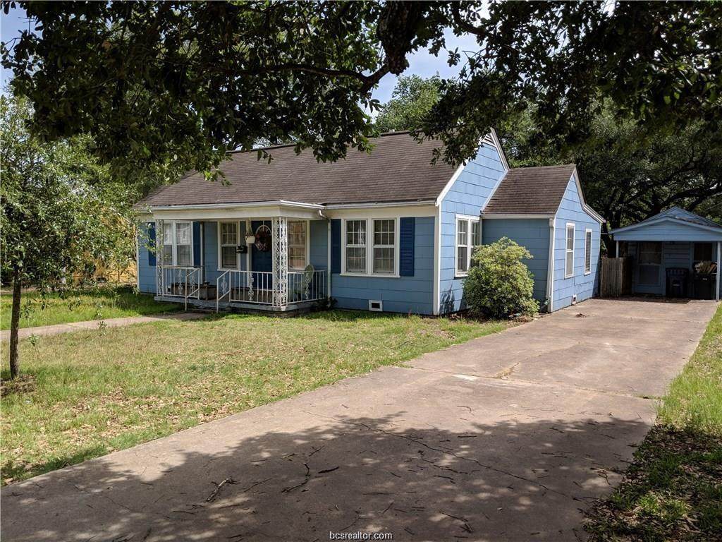 1004 Milner Drive - Photo 1