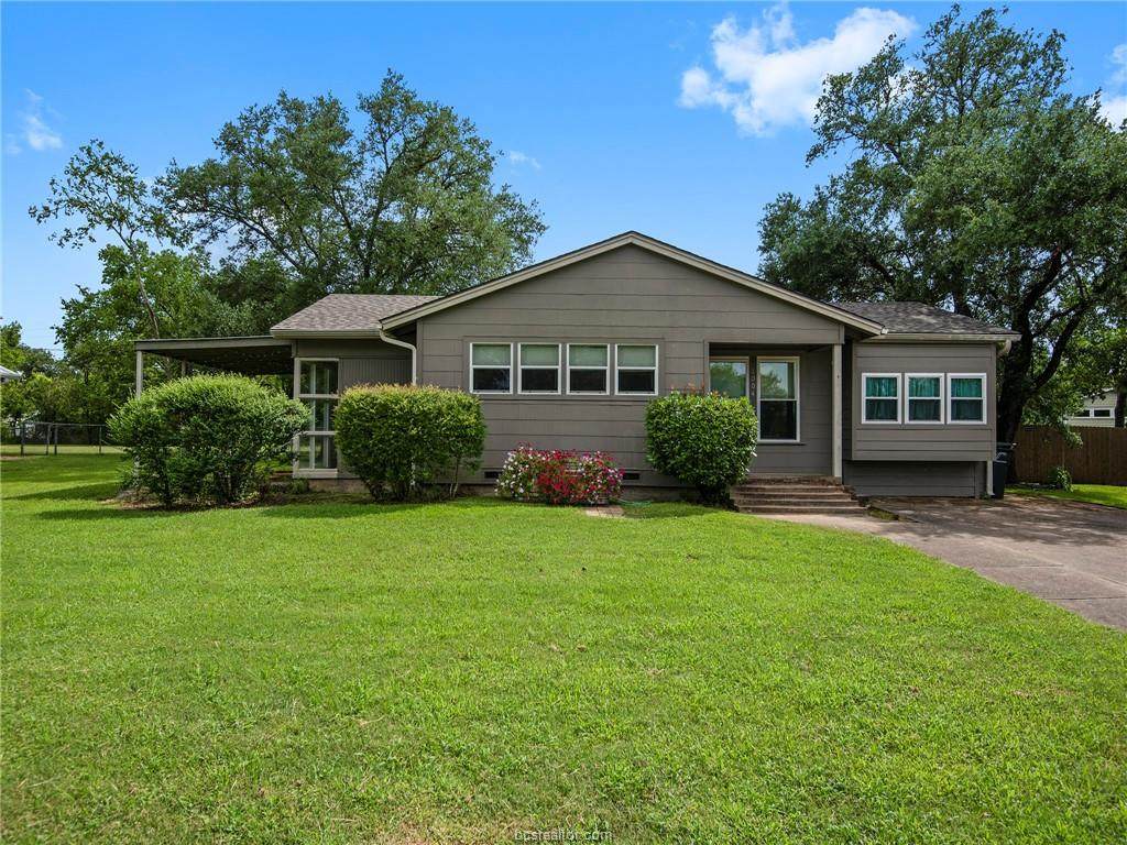 1004 Winding Road - Photo 1