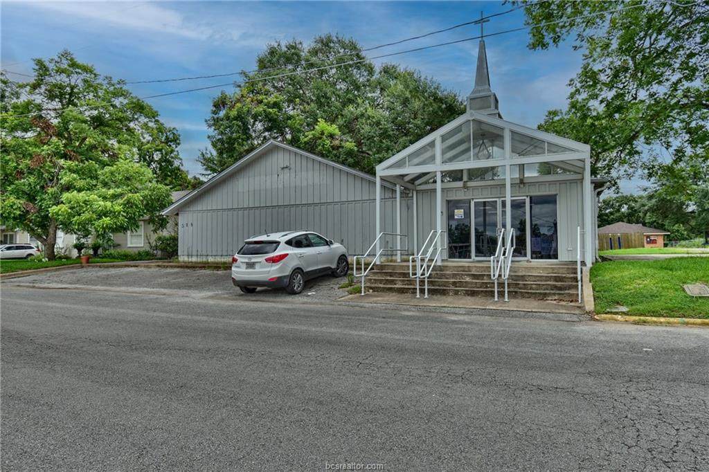 504 Sixth Street - Photo 1