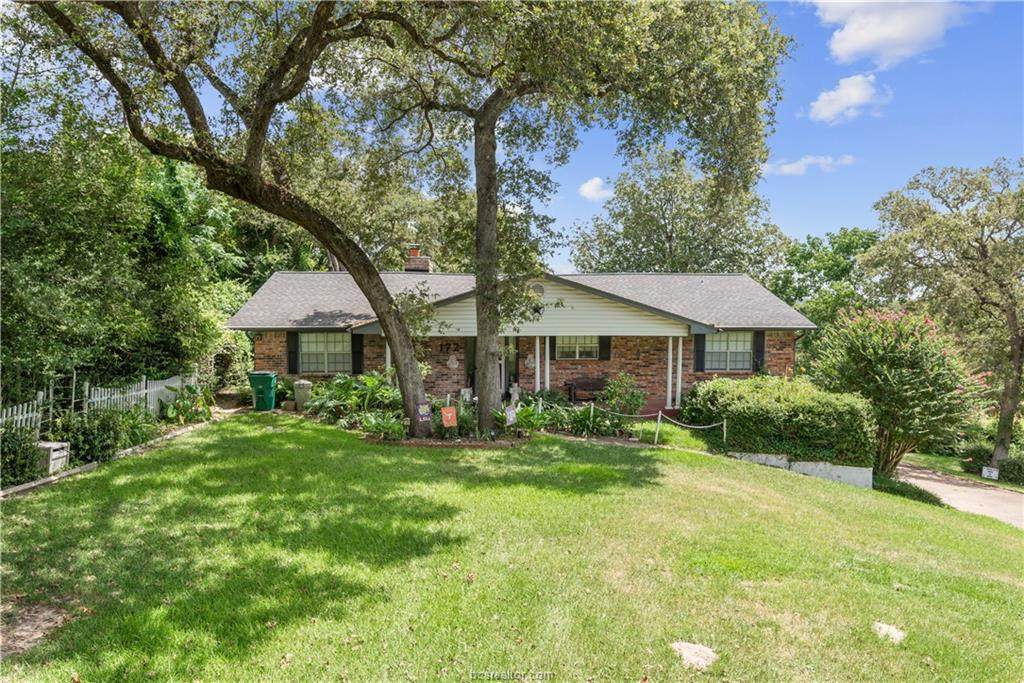 172 Golfview Drive - Photo 1