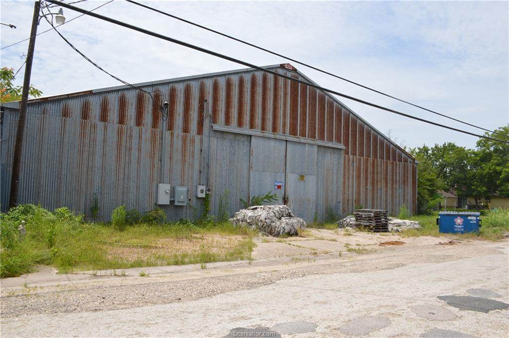 808 Farquhar Street - Photo 1