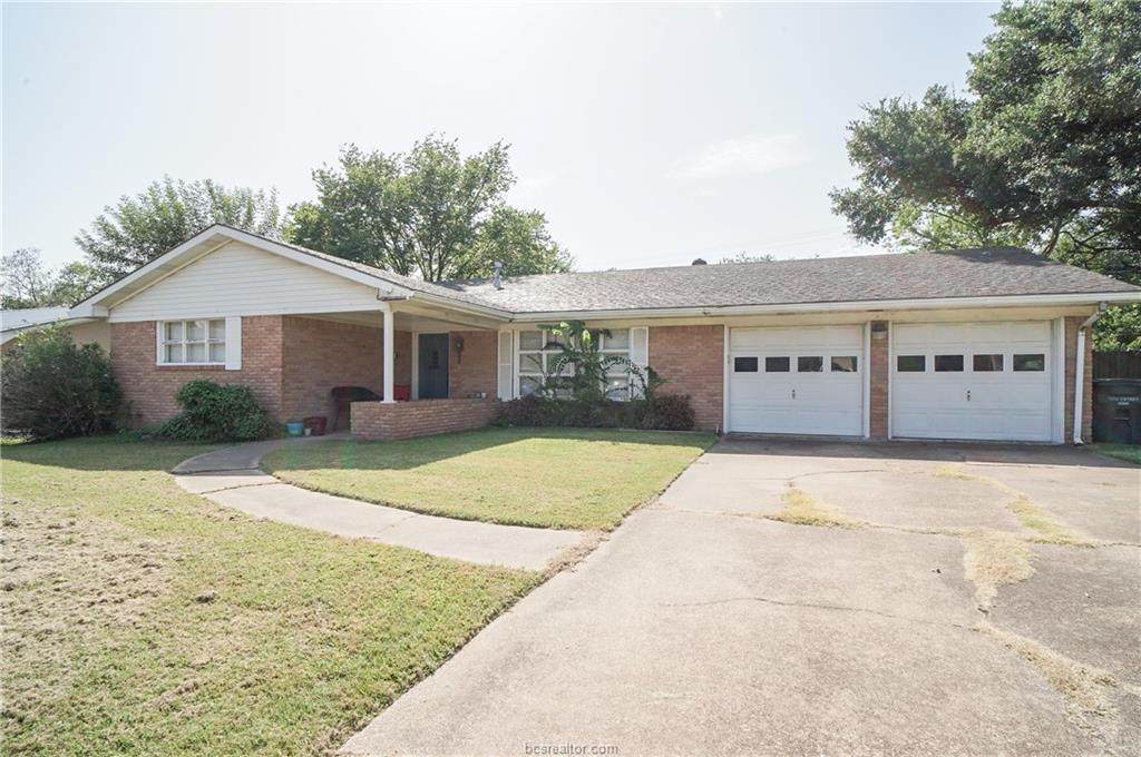 1306 Esther Boulevard - Photo 1