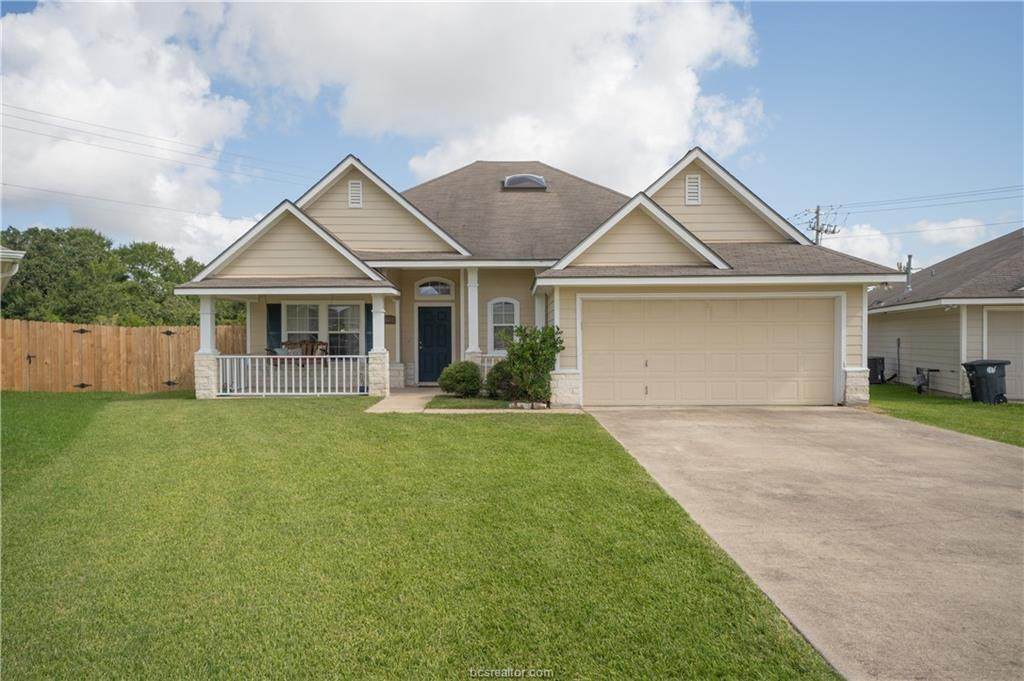 1023 Fallbrook Loop - Photo 1