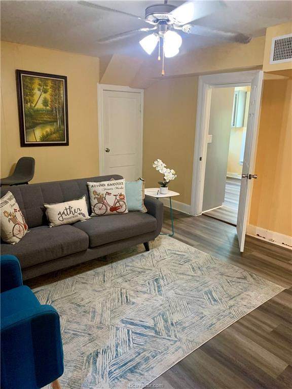 304 E 22nd - Photo 1