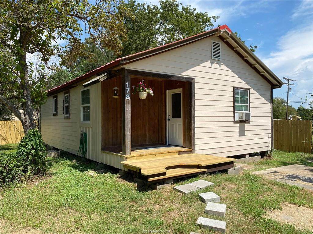 178 Southern Oaks Drive - Photo 1
