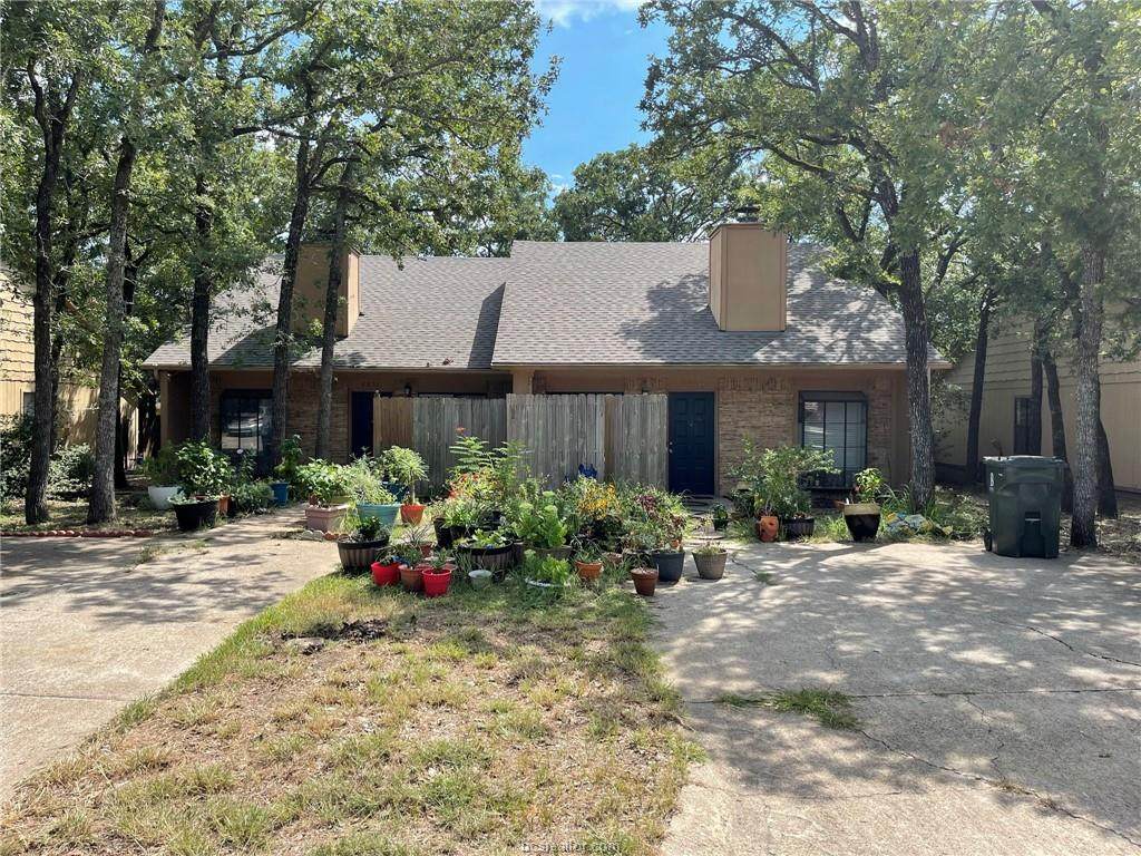 2850 & 2852 Forest Bend - Photo 1