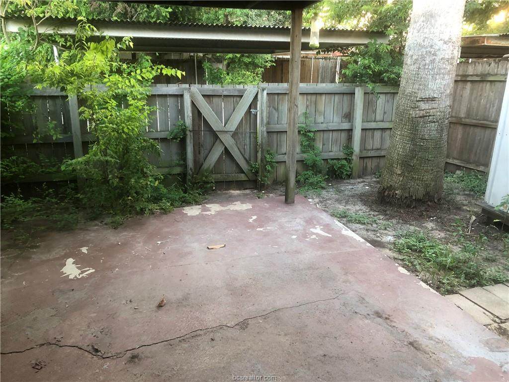 1614 Leona Drive - Photo 1