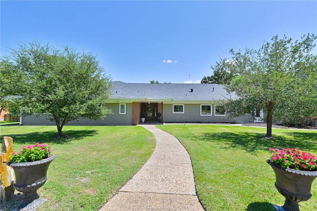 407 Crescent Drive - Photo 1