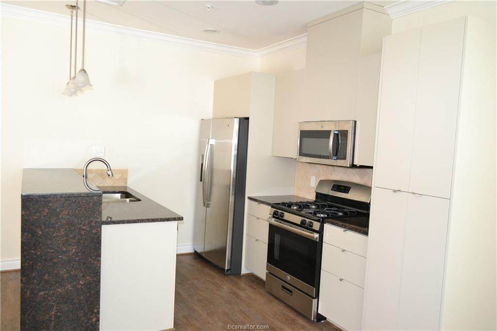 218 Sterling Street - Photo 1