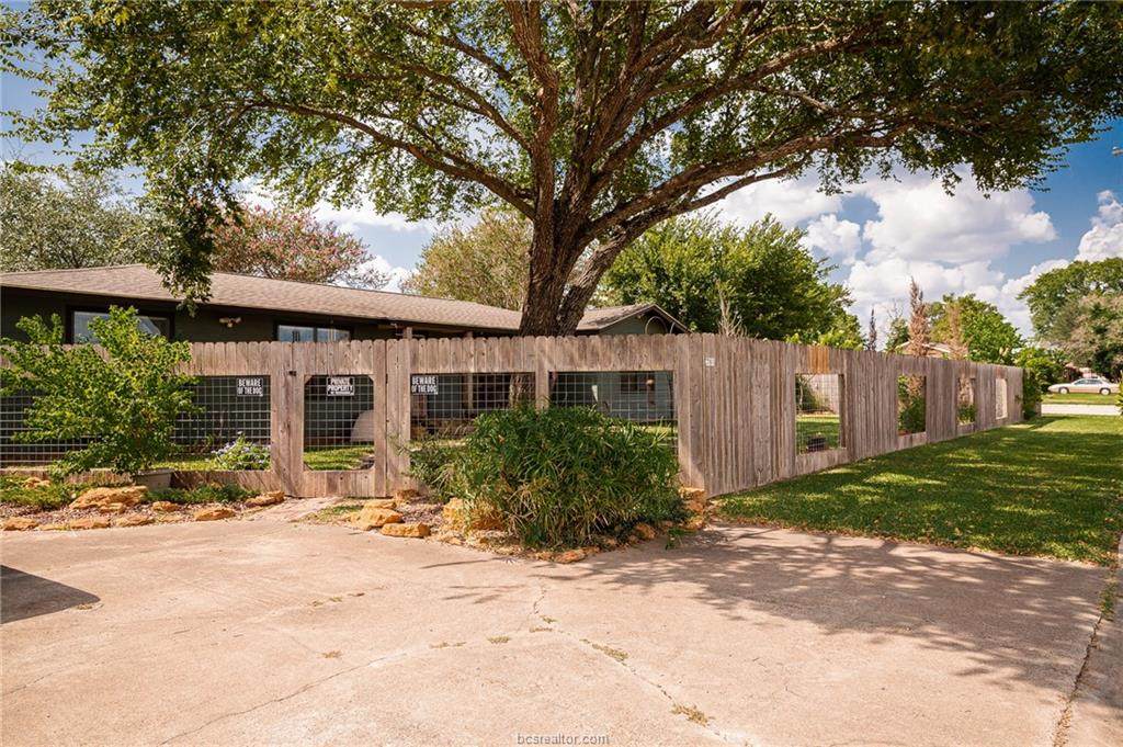 781 Harris Street - Photo 1