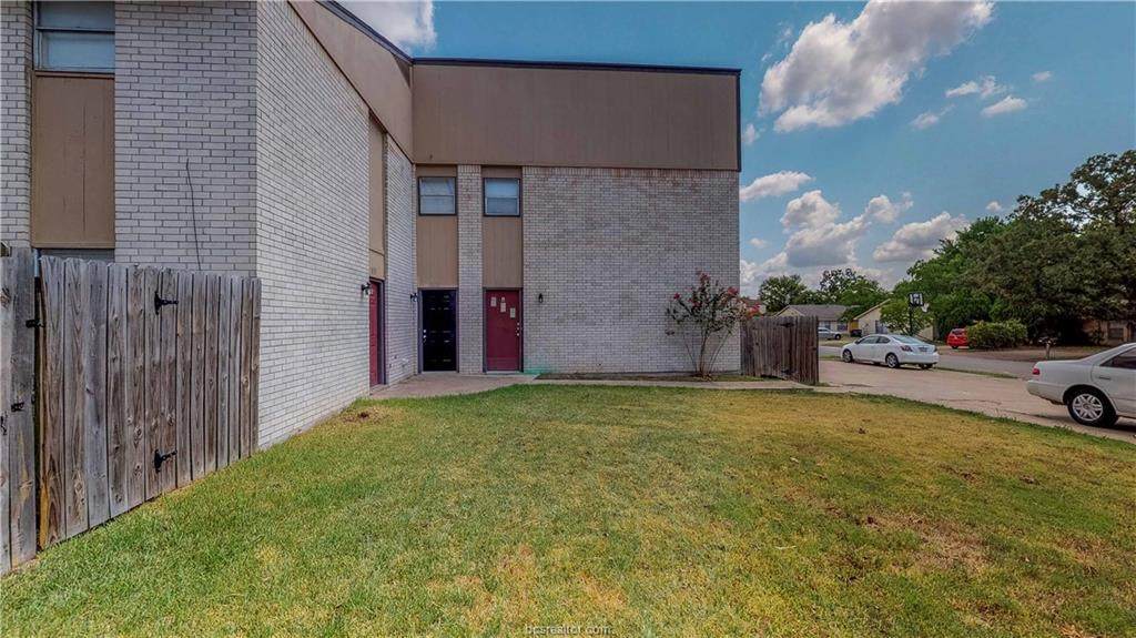 1315 Airline Drive - Photo 1
