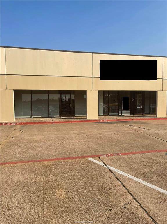 404 University Drive - Photo 1