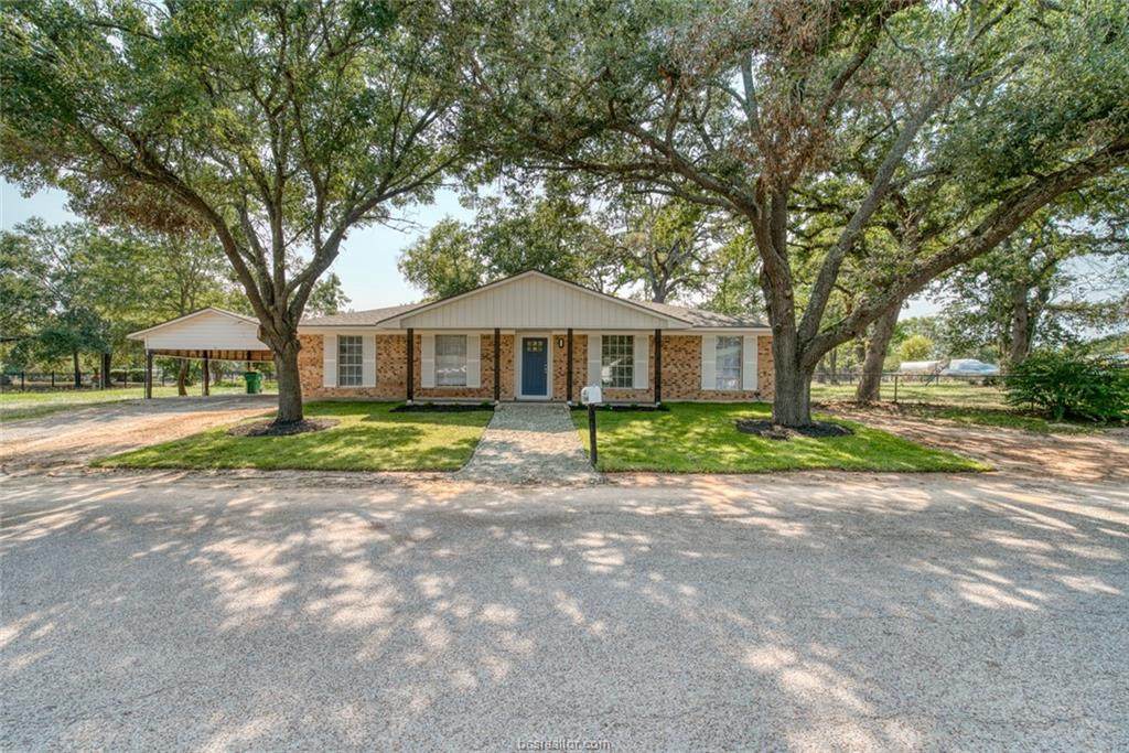 102 Panama Street - Photo 1