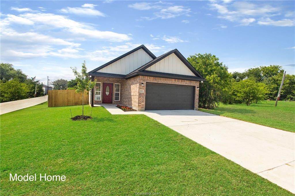 1501 Conroy - Photo 1