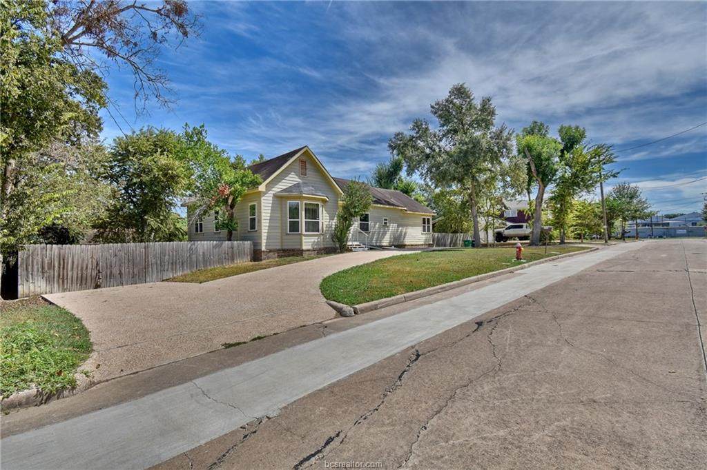200 Mulberry - Photo 1