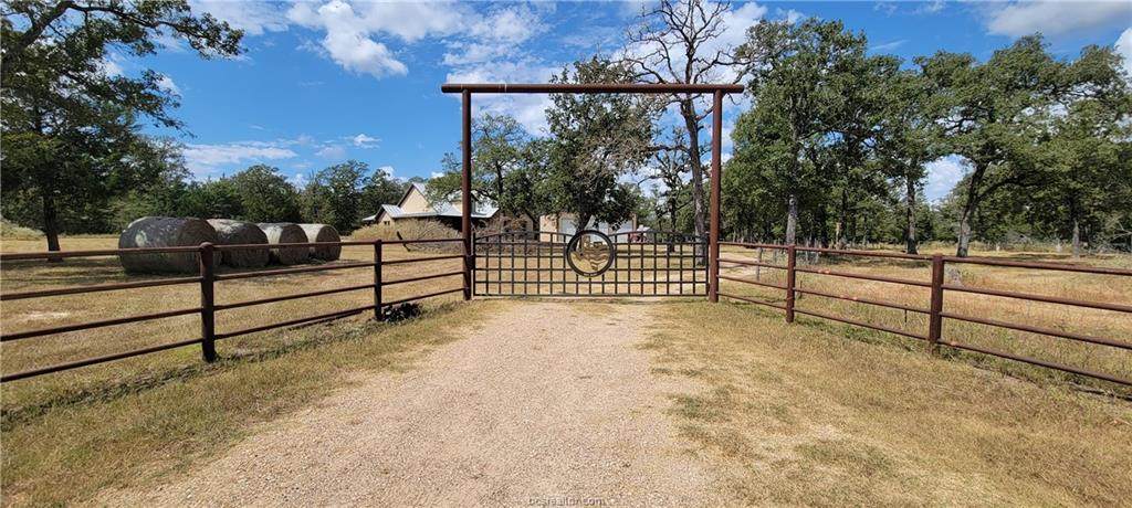 1675 County Road 327 - Photo 1