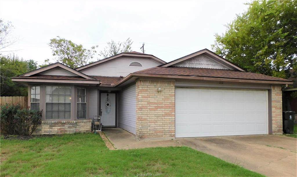 1112 Chinaberry Drive - Photo 1