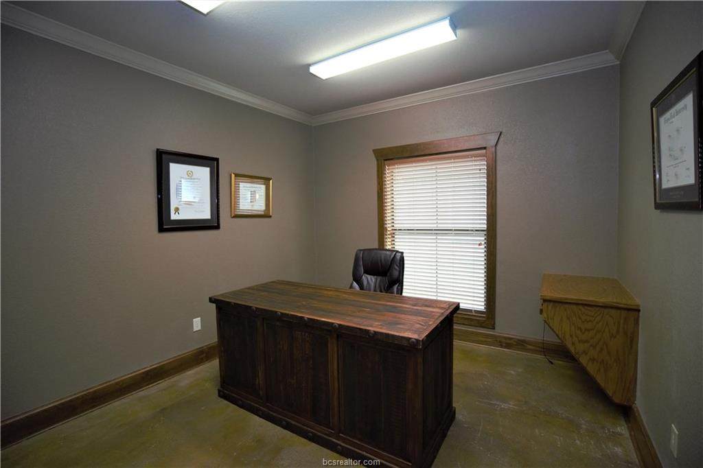 6750 Victoria Avenue - Photo 1