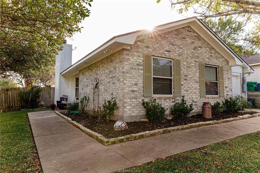 206 Lockett St - Photo 1