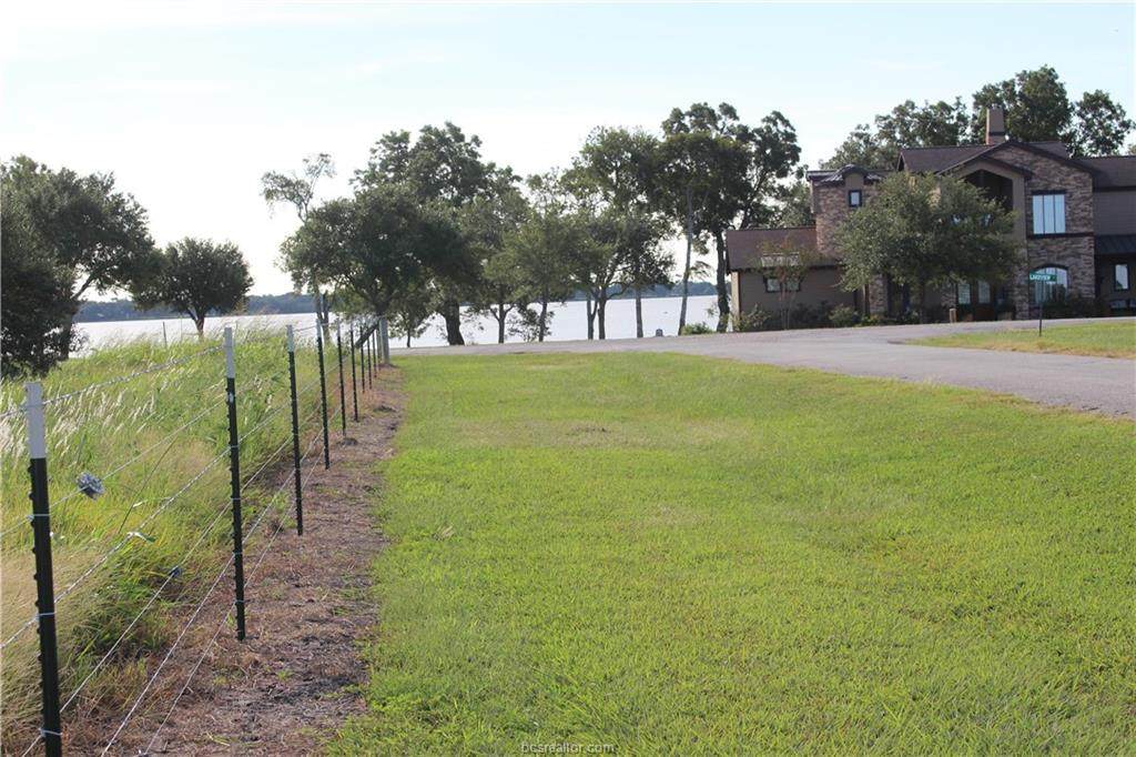 28 Lakeview Lane - Photo 1