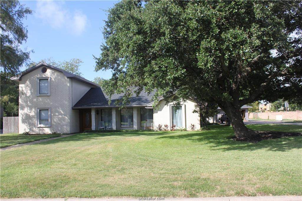 1800 Shadowwood Drive - Photo 1