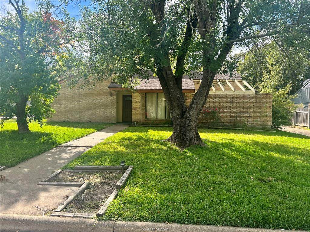 2723 Adrienne - Photo 1