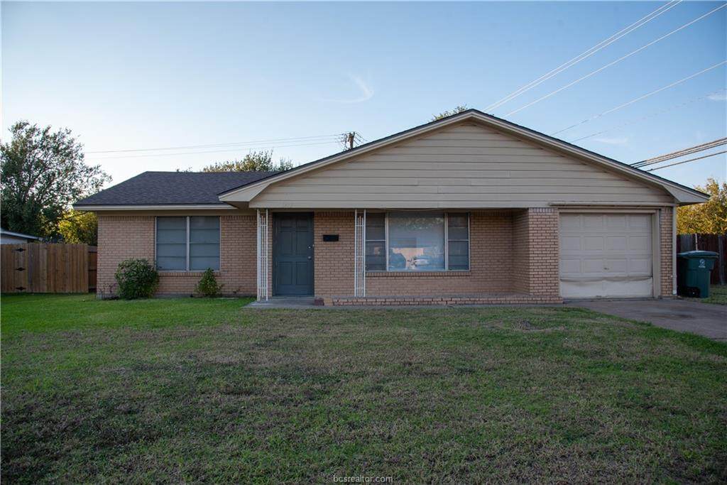 1412 Esther Boulevard - Photo 1