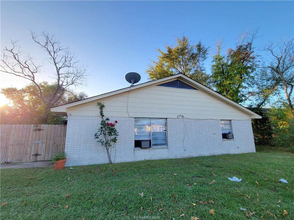 1316 Airline Drive - Photo 1