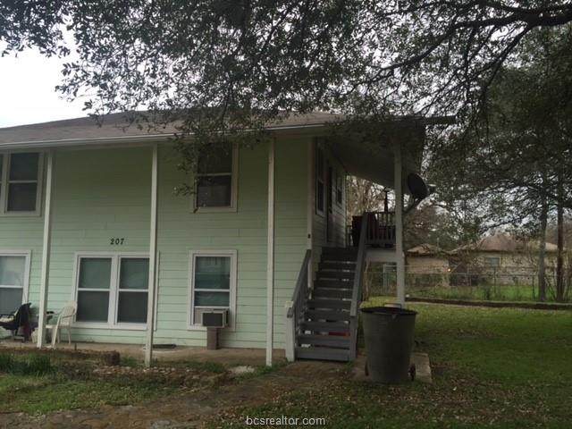 207 Davis Street - Photo 1