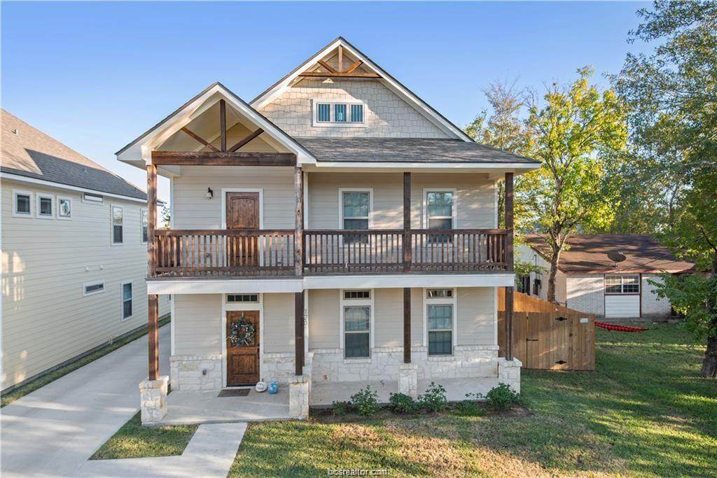 120 Richards Street - Photo 1