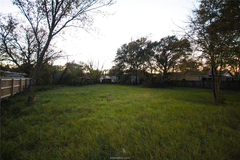 1105 Clark Street - Photo 1