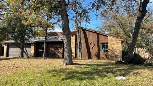 1002 Crestwood Drive - Photo 1