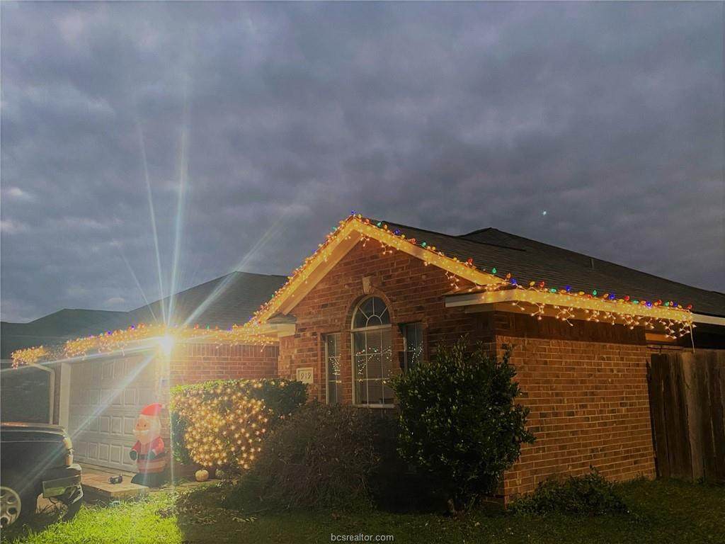 919 Gardenia Street - Photo 1