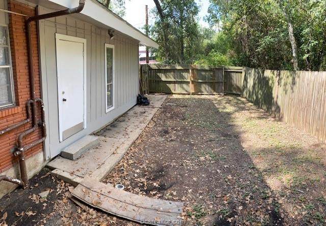 208 Elm Avenue - Photo 1