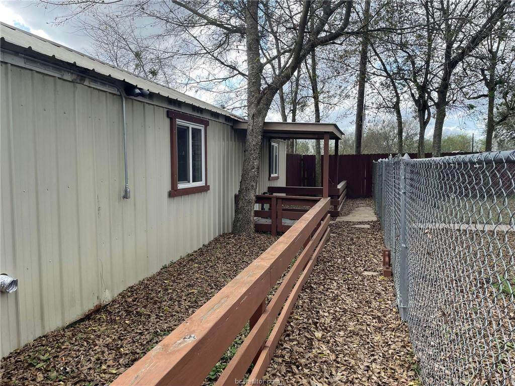 1805 W St Hwy 21 - Photo 1