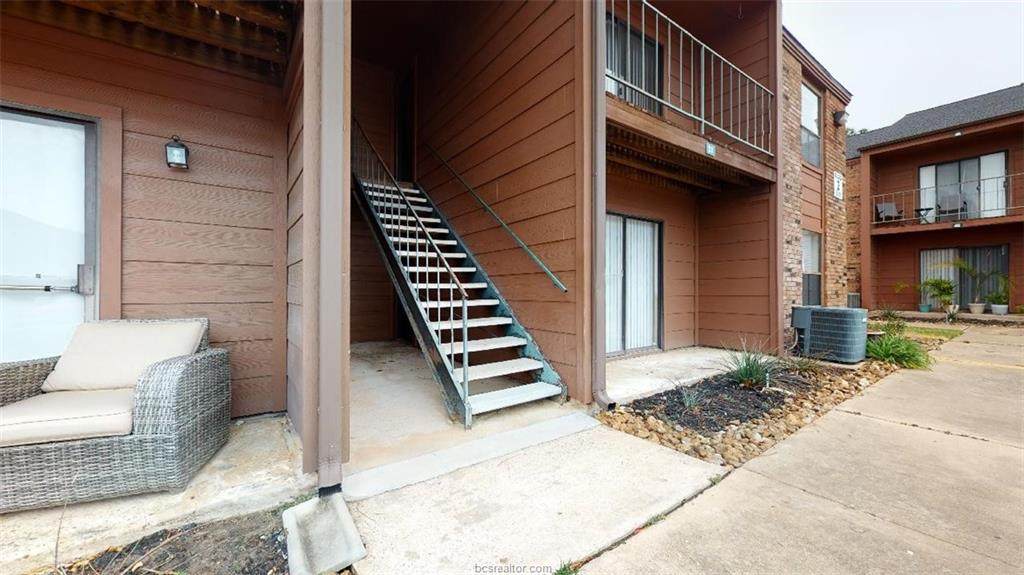 904 University Oaks Boulevard - Photo 1