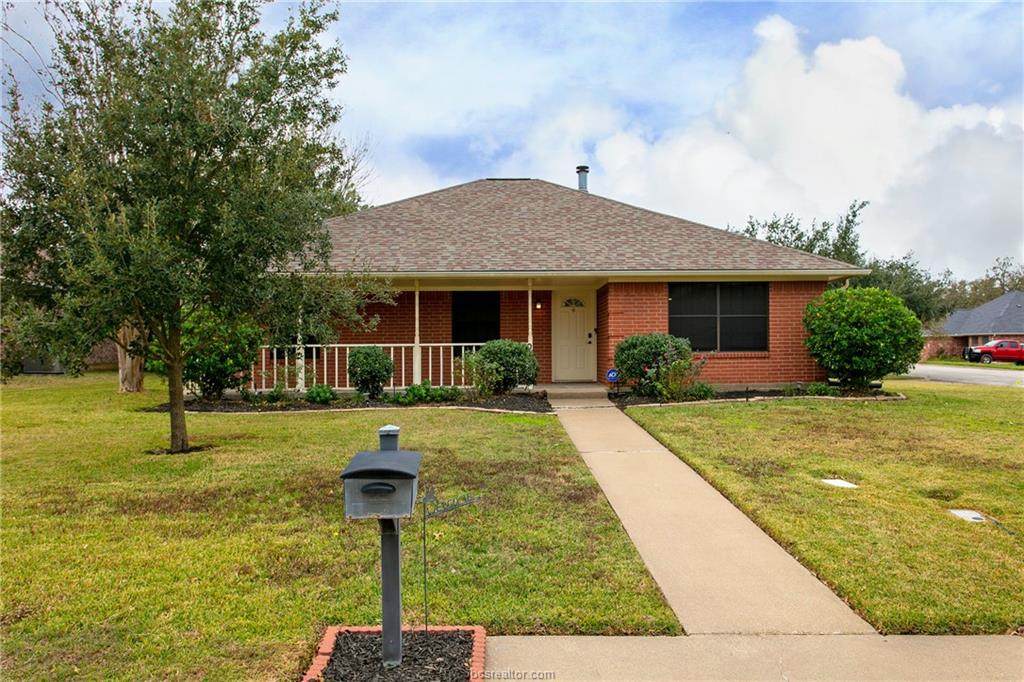3300 Oak Hollow Drive - Photo 1