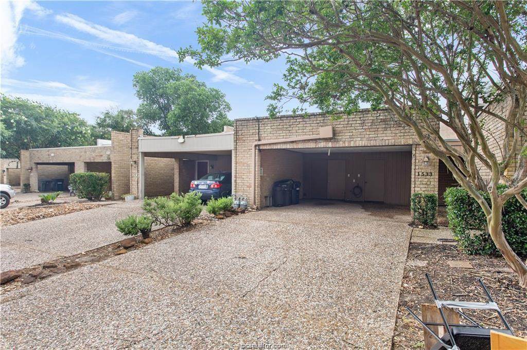 1535 Wolf Run - Photo 1
