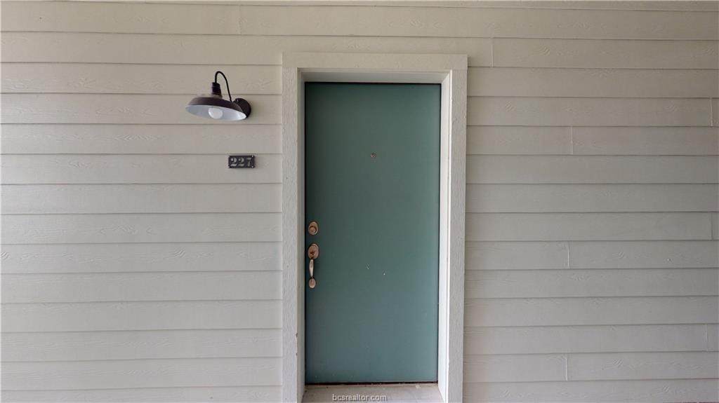 305 27th Street - Photo 1