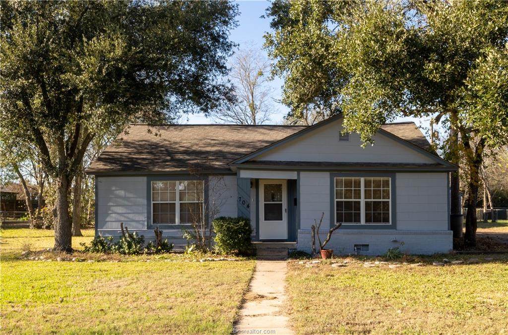 704 Edgemore Drive - Photo 1