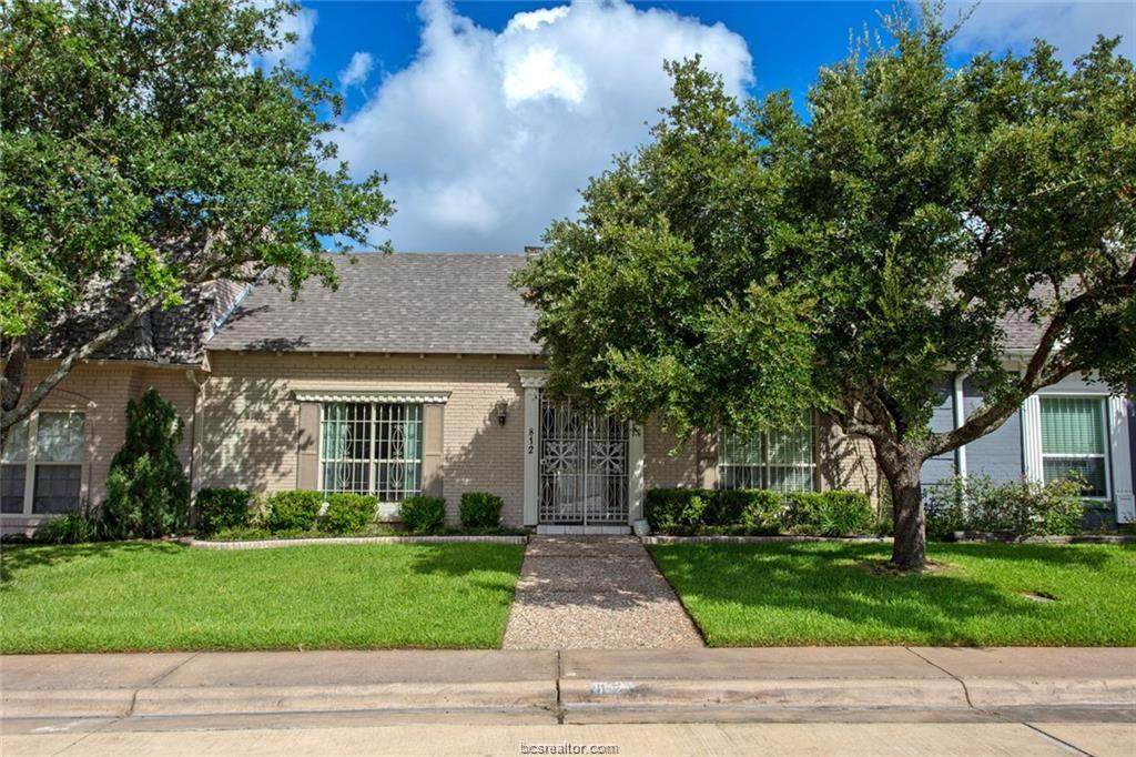 812 Lee Hollow Drive - Photo 1
