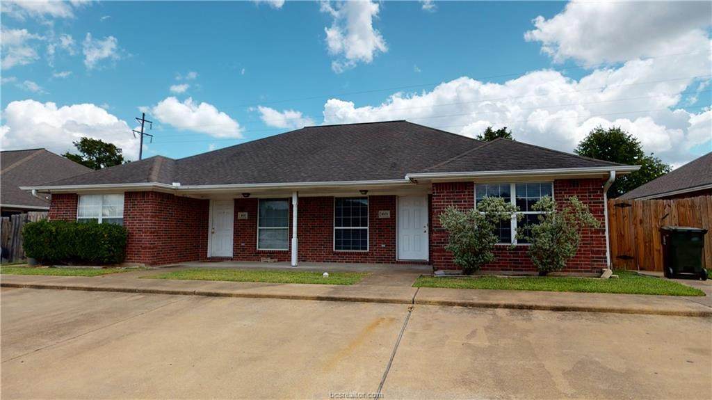 1617 Rock Hollow Circle - Photo 1
