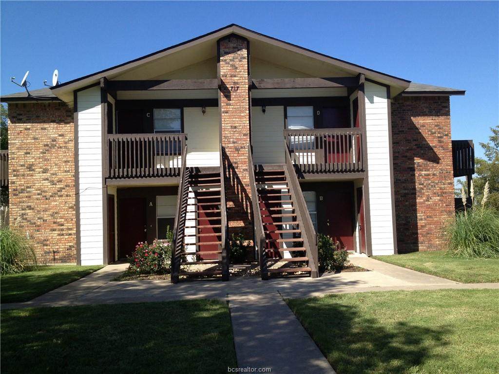 717 Wellesley Court - Photo 1