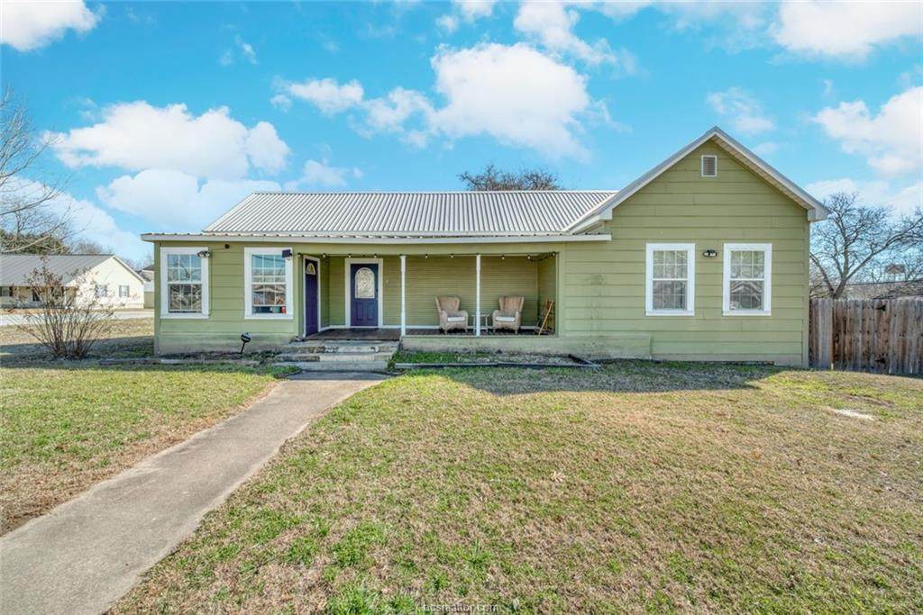 602 West Ave - Photo 1