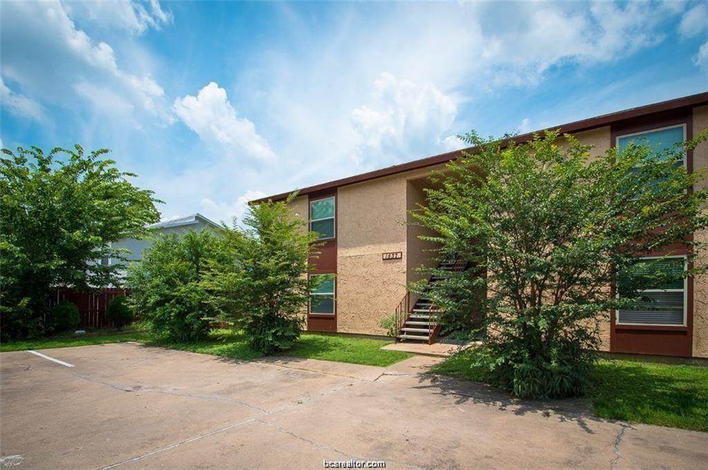 1537 Pine Ridge Drive - Photo 1